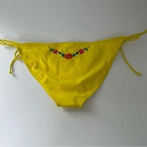 Xhilaration yellow bikini bottoms with floral details size L